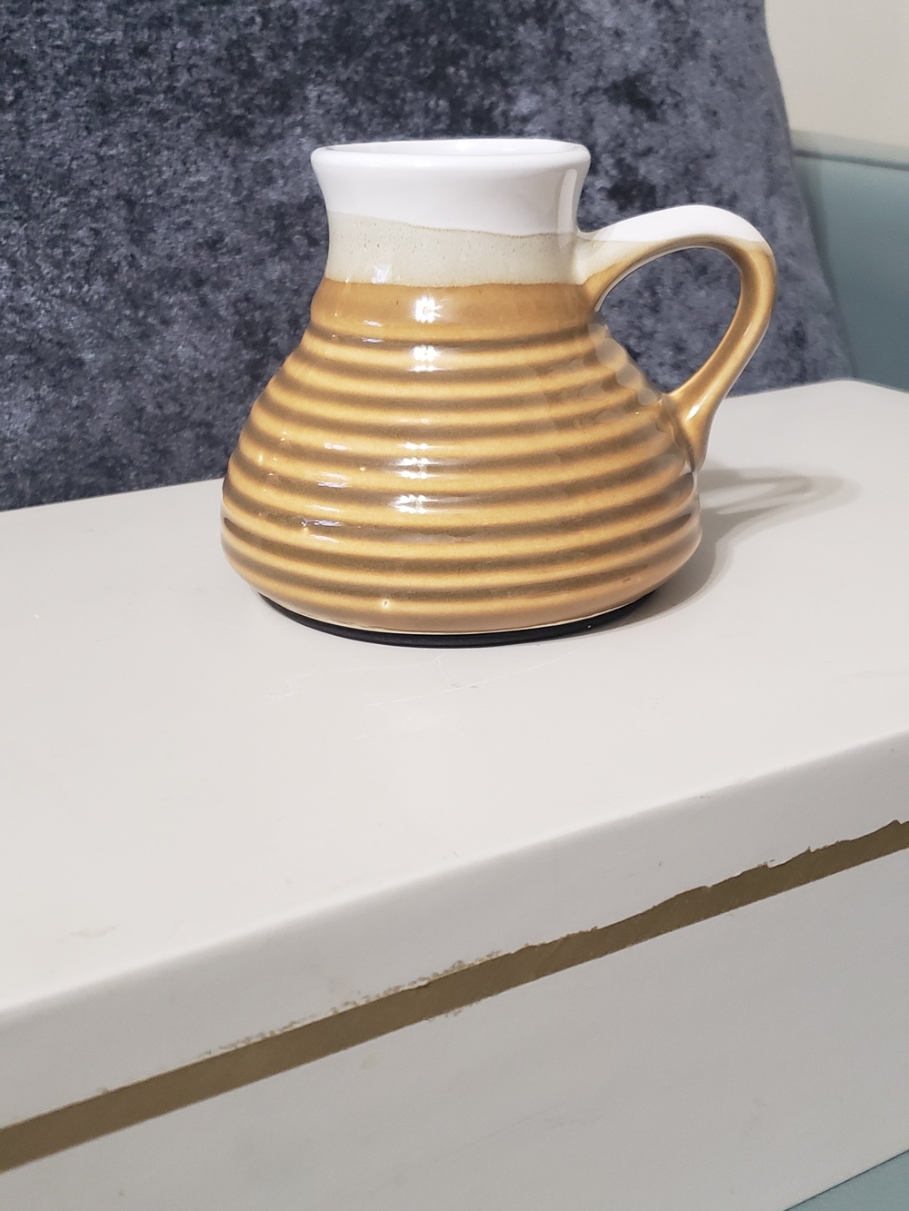 Vintage Striped Ceramic No Spill Coffee Tea Mug in Yellow and Cream - Unbranded